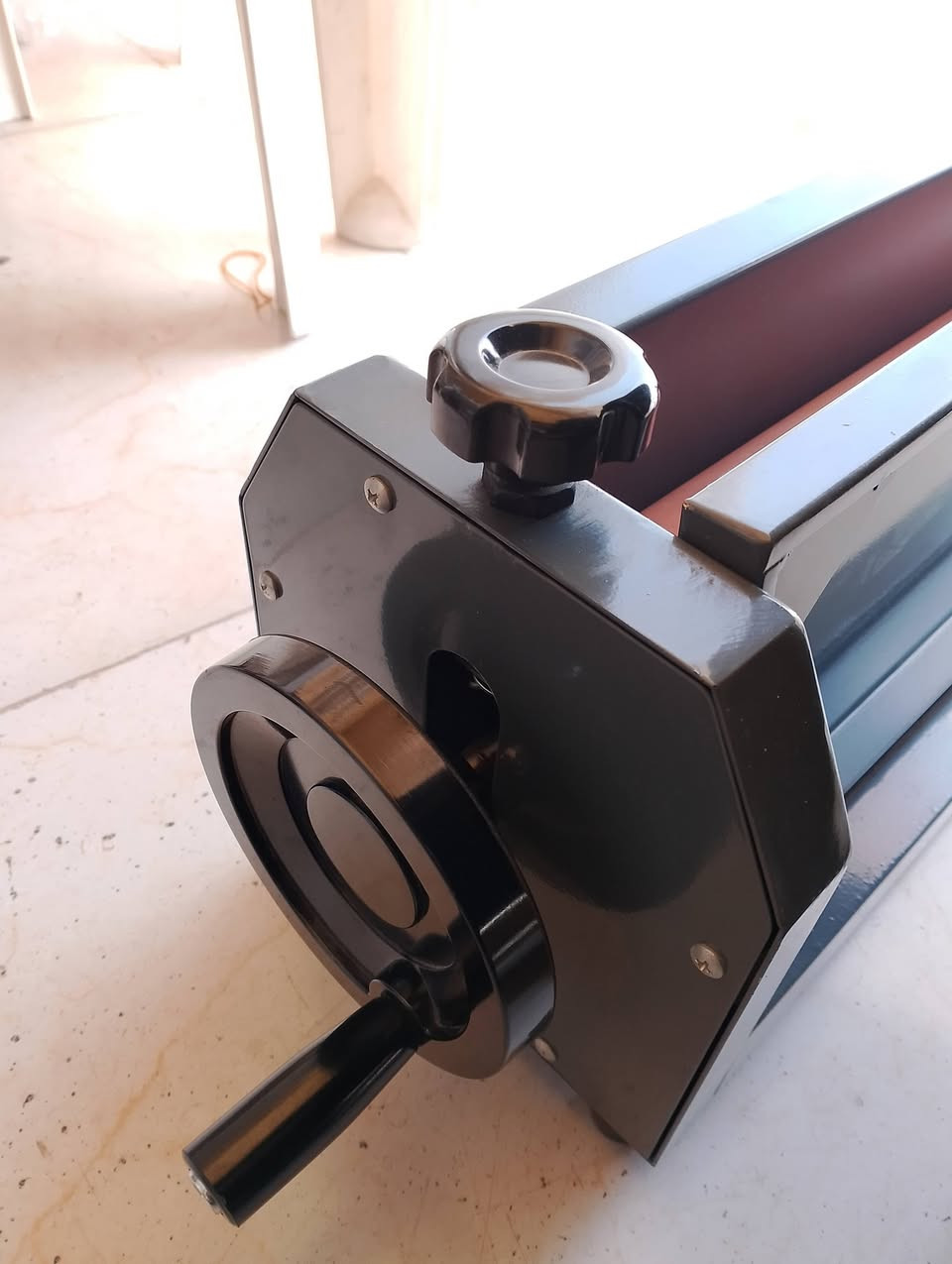 سلام عليكم 
ماكنة رول لامنيشن اكساء بارد قياس 65سم مستعملة قليل جدا بالكارتون الاصلية مثل ما موضح بالصور ماخذها من شركة الحسام 

للبيع بسعر مناسب متوفر توصيل لكل المحافظات

للاستفسار ***********
