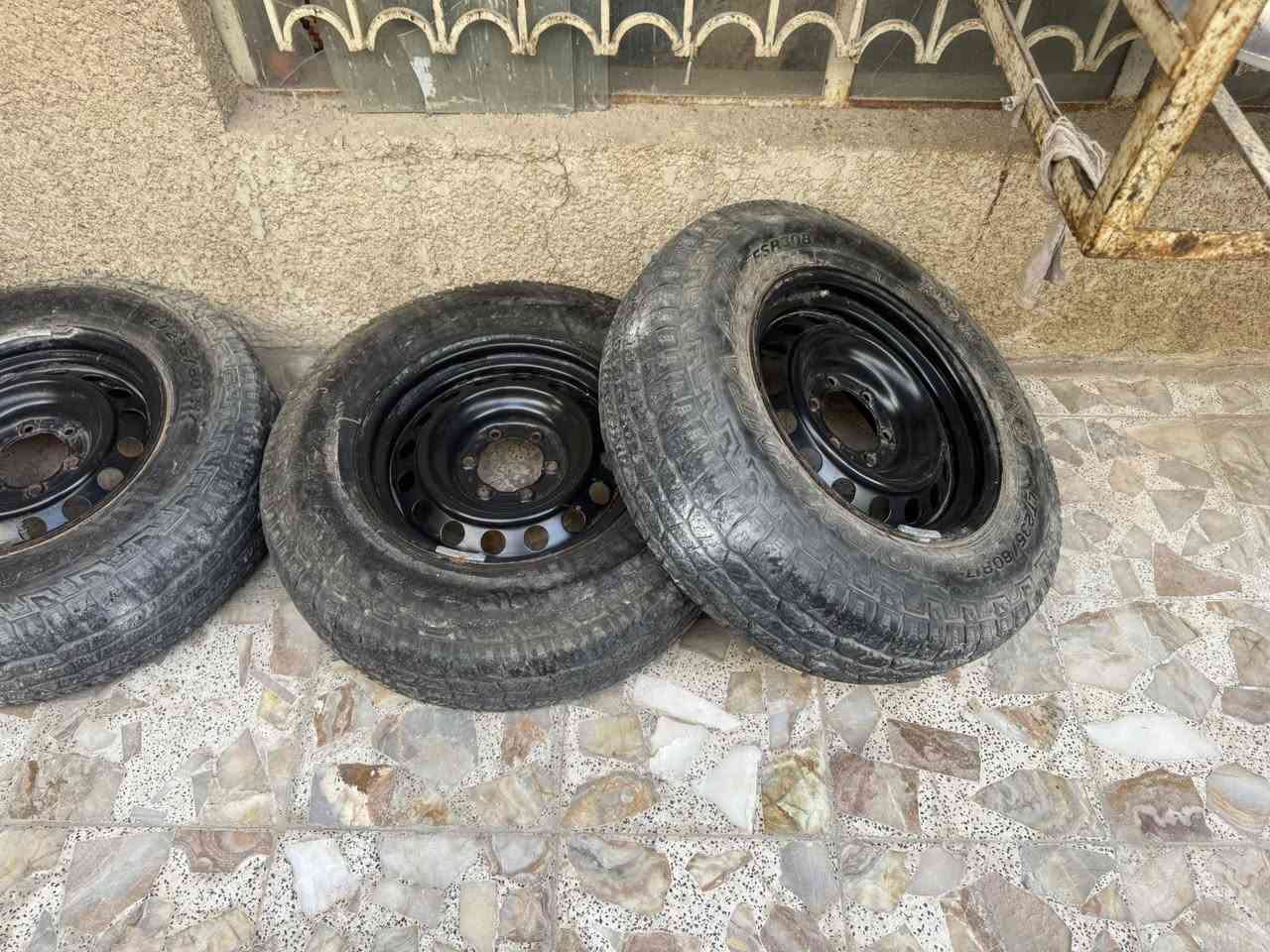 سلام عليكم تايرات هنه ولوياله مال شركه أصليات مكان نجف 
***********
