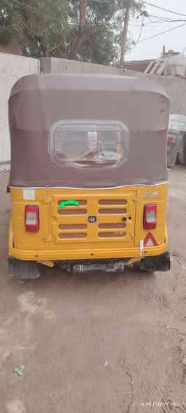 تكتك البيع موديل  20 شهر 12 رقم انكليزي محرك خير من الله المكان مشتل قرب حسينيه الشوكي ***********  السعر 6 ملاين ونص
