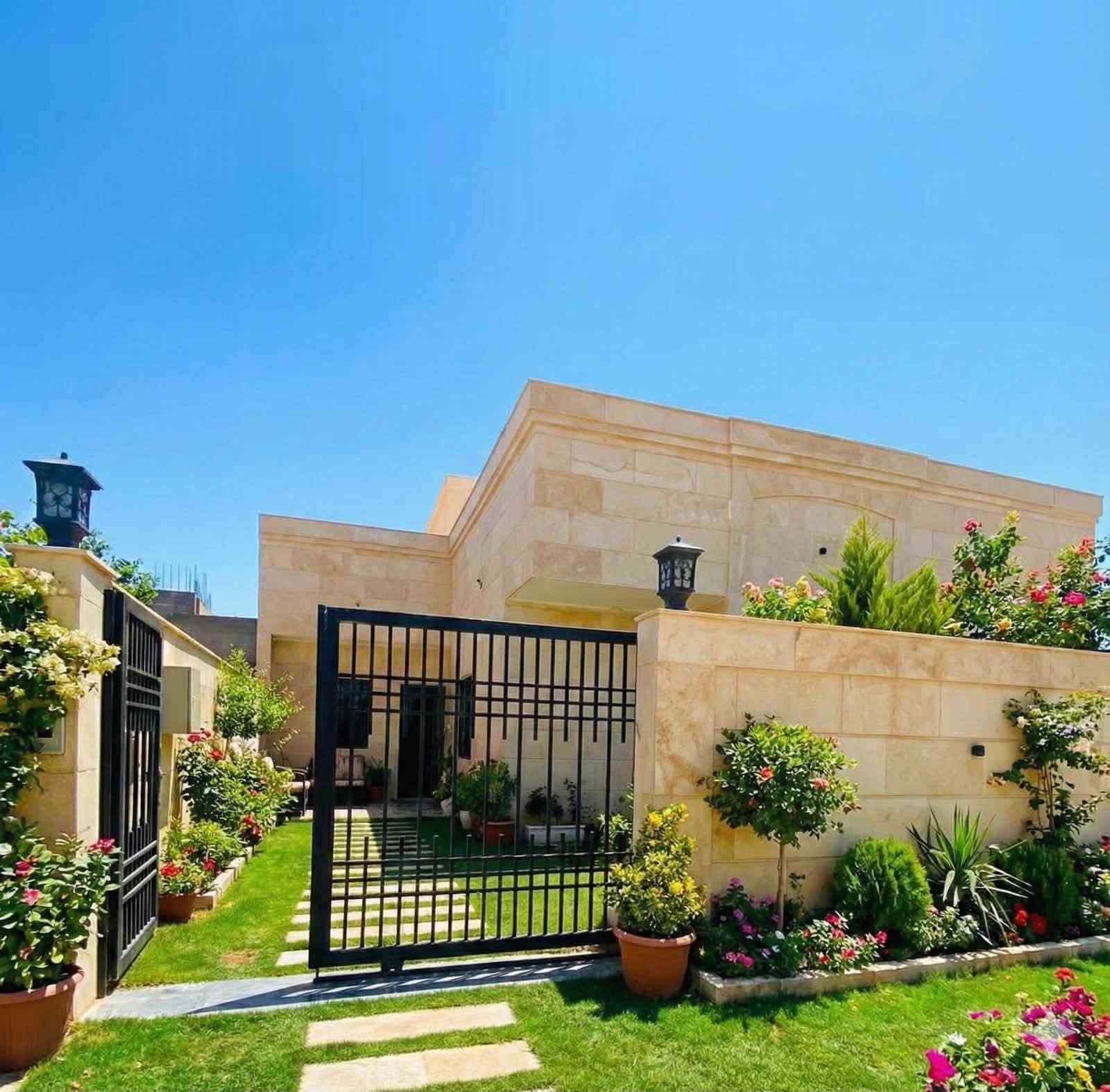 عرض مميز دار للبيع 250 متر
طابق واحد مجمع الصادق السكني

بالزون الكامل موقع جدا ممتاز وقريب

على الحديقه

واصل للشركة 154

يباع تطلوعه:

استفسار اكثر؛

*********** واتساب متوفر
