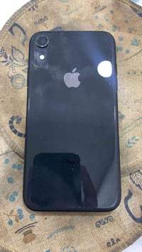 آيفون XR • ٦٤ جيجا • فيس ايدي شغال