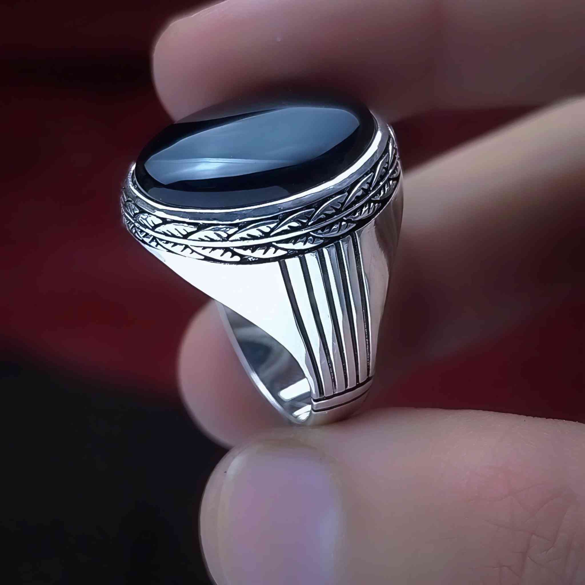 نقدّم لكم خاتم فضة عيار 925 بتشطيب راقي ولمعة تدوم، تصميم يجمع بين الفخامة والبساطة ليليق بكل إطلالة.
✔️ خامة فضة أصلية
✔️جملة-تجزئة
✔️ تصميم مميز يناسب جميع الأذواق
✔️ مناسب للاستخدام اليومي والمناسبات
✔️ خيار مثالي كهدية راقية 🎁
✔️للتواصل والطلب  معنا عبر الواتس اب 
#عقيق_عقيق_يماني_خواتم_عقيق_عقيق_كبدي_عقيق_احمر_احجار_كريمه_تراث_يماني_حجر_العقيق
#اكسبلور_اليمن_العراق_السعوديه_الاردن_الكويت_الامارات_عمان_سوريا_المغرب_الجزائر_تونس


**إذا كنت صاحب هذا الإعلان وتريد حذفه لأي سبب، رجاءا أرسل رسالة إلى الدعم الفني**