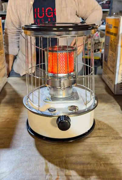 صوبة نفطية يابانية
خزان 6 لتر يشغلها ساعات طويلة 
تستهلك كل ساعة ربع لتر اقتصادية واداء ممتاز 
تنزيلات السعر 45 الف بعد شهر ب 70 ماتحلصها 
يوجظ توصيل لكافة انحاء العراق 5 
للحجز او الاستفسار مراسلة الصفحة او الاتصال 
***********. واتساب 
***********. للاتصال
