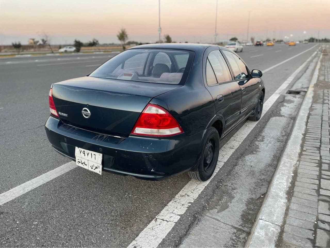 نيسان صنى موديل 2008نيلي گير توماتيك 
 دوو پارجه ى بوياغه جاملغي دواوه   و بونيت بي زه  ربه به س بو جوانى كراوه سياريكه هه موو گيانى به شه رت ٤تايو ويلي تازه له ژيره مكينه ى به شه رت نه بوخار نه سه رف  سه نه وى دوو مانكه به سه ر چوه  سعرى ٧٦مجالي كم 
رقم تلفون 
📞 ***********
*********** كركوك, العراق
