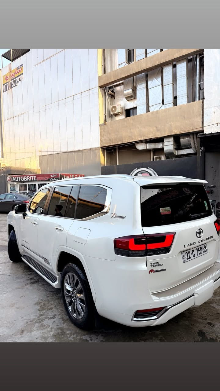تويوتا vx twin turbo
لاندكروزر 2022 
مواصفات vx
توين توربو 
ماشي 40 الف كيلو حقيقي 
سياره رصعه مابيها كلين 
فول مواصفات معروفه 
كتاب تضليل بيها 
رقم اربيل 
نضيفه جدا 
***********
