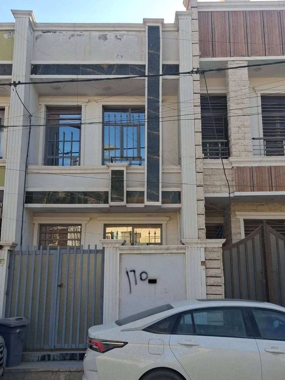 داران للبيع عدد 2 الاول 75 متر الثاني 100 متر زراعي سند 25 الدورة خلف كليه الهادي مع تشجير خلفي التواصل مع صاحب الدار *********** بغداد, العراق
