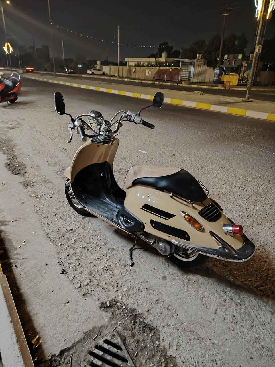 للبيع دراجه هوندا ياباني دراجه شغاله وجاهزة مكاني الكوت *********** السعر ٨٠٠ وبيها مجال
