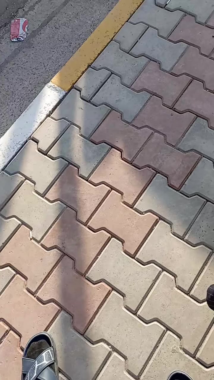 موديل ٢٠١٠ مكفولة
گير ومكينة خير من الله 
رقم سليمانية 
مكاني واسط الصويرة هذا رقمي ***********
