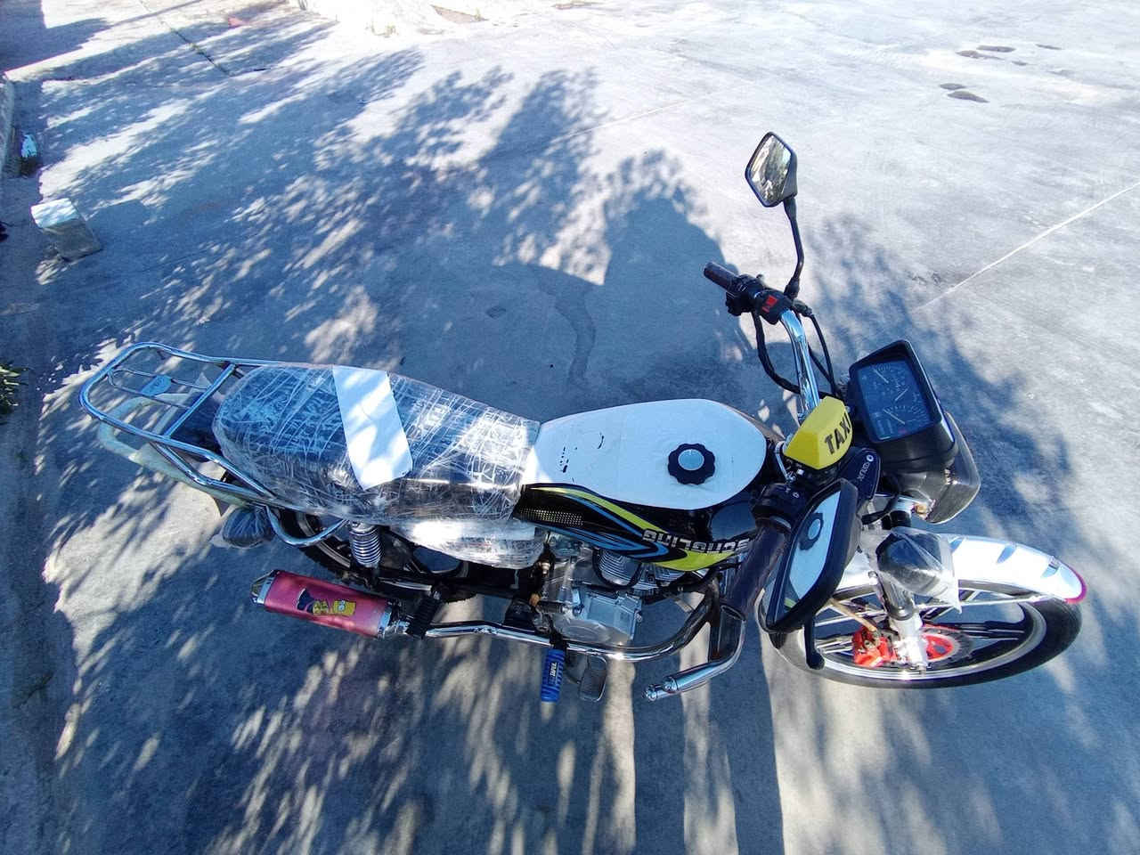 سلام عليكم دراجه سيفان موديل ٢٣ أورق كامل كهربائيات سلف هندر اشاير لايت عالي ناصي نشرات كامله مكينه خير من الله مكينه شلعه تايرات جدد دبلات خلفيه او امامي جدد نقص قبق صينيه جوه اوباتري تعبان ملاخضه الصالنصه مووياها مالتها موجوده
مكان ديالى شهربان جسر مهروت شراي يتصل *********** الموشراي لايعلق.(سعر550بيها مجال)بصمه تشغل عن بعد
