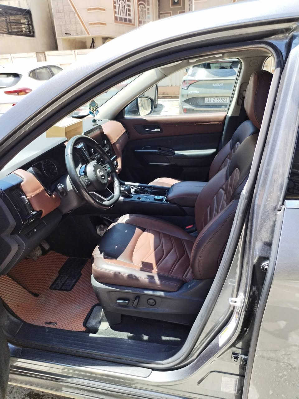 السلام عليكم
NISSAN PATHFINDER SV
موديل2022 . 
العداد64500 الف كم فقط 👌
حجم المحرك 3500 V6. 
رقم الشاصي5N1DR3BC1NC216201

المواصفات 
*دخول ذكي. 
*كاميرا خلفية. 
‏*نقطة عمياء. 
*تحديد مسار.   
*حساسات خلفية. 
*تحكم في المقود. 
*شاشة كاربلي اندرويد.  
‏*مقعد السائق كهربائي. 
*تبريد مركزي 3 قطع. 
*رادار امامي وخلفي وجوانب. 
*بصمة تشغيل وتشغيل عن بعد. 
*كير اوتماتيك 9 سرعات مع تبديل يدوي في المقود. 
*حادث دعامية وبيها باب صبغ با امريكا 
السيارة رقم اربيل باسمي 
موجودة السيارة بغداد 
السعر 278 وبي مجال 
الاتصال ***********
