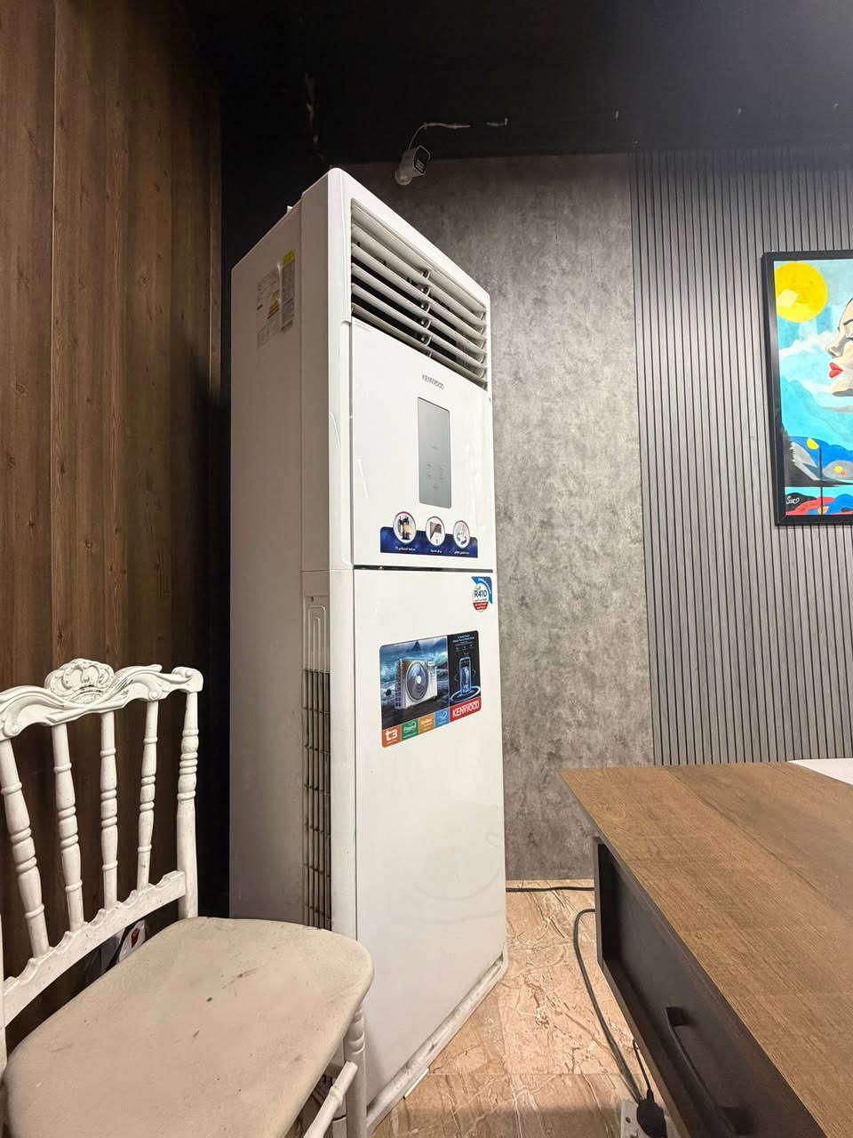 سبلت كنتوري ٣ طن T3
ماركة kenwood
نظيف
غاز R410
برودة ممتازة 
سعر مليون و ١٠٠ وبي مجال مرتب


**إذا كنت صاحب هذا الإعلان وتريد حذفه لأي سبب، رجاءا أرسل رسالة إلى الدعم الفني**