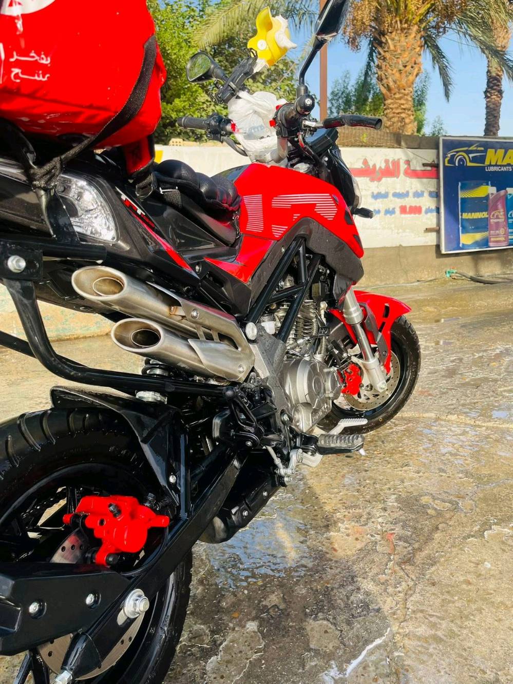 السلام عليكم 
حبايب الدراجة للبيع بنلي 135cc موديل 2025 رقم اربيل مميز التحويل شوكت ميريد المشتري اني جاهز امانه الله الدراجه ع ايدي نضيفة ميه بالميه مابيها اي نقص وتزويدات فول وكل قطعها بلادي مابيها اي تغير الدراجة وماشيه قليل جدا والسوبايه اصليه مالتها من عجلة الخليج وهدية وياها خوذه اصليه بلون الدراجه وسماعة خوذه والدراجه بيها تزويد لايت عالي ناصي ورماش ومقعد طبي وكفوف ستيرن الدراجه وصندوق دلفري كبير  امانه الله مابيها اي نقص وارجع اكرر الرقم مالتها اربيل مميز جدا السعر والتفاصيل ع رقم الواتس او الخاص 
 مكاني بغداد الرسالة الثانية ***********