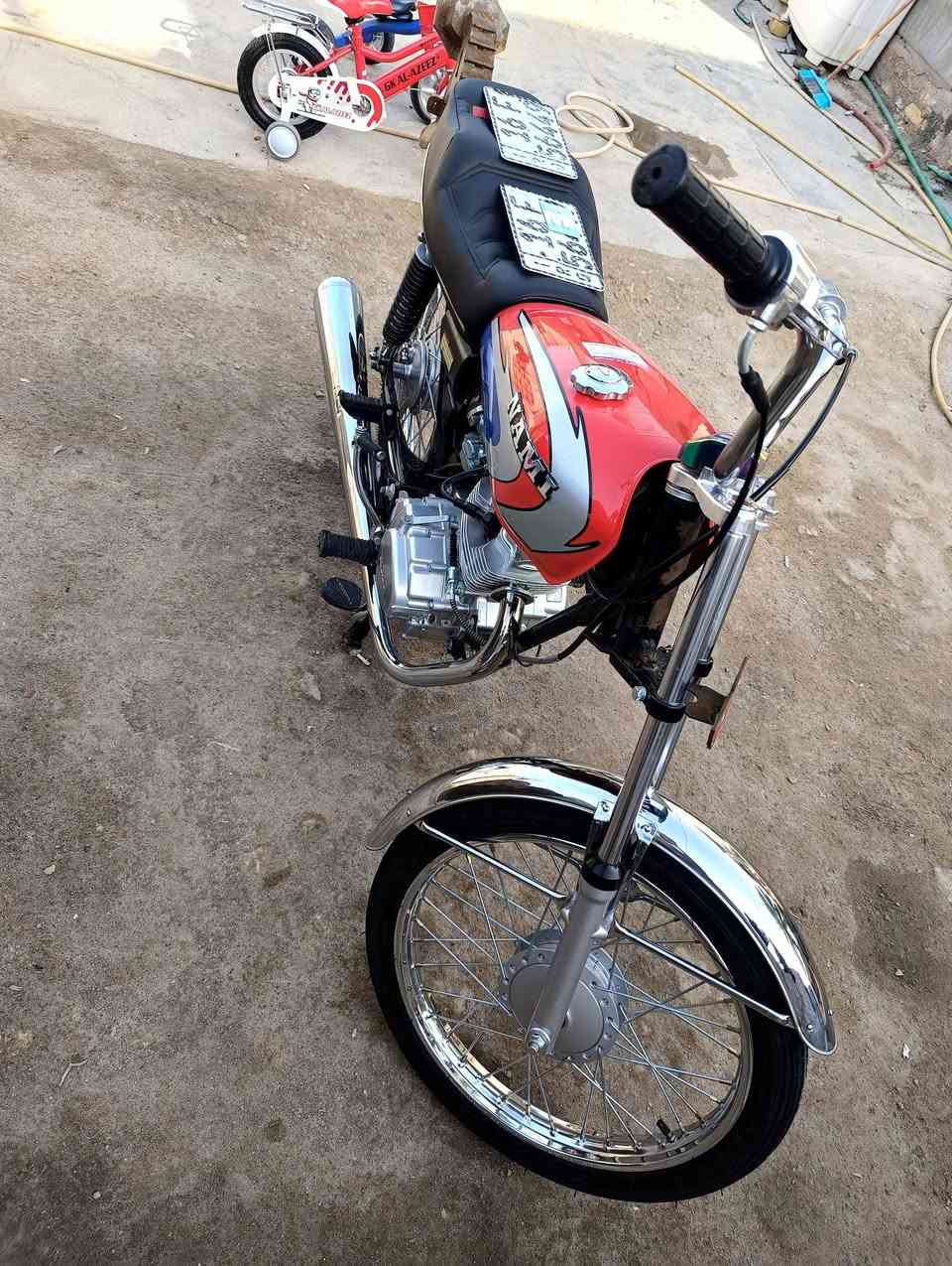 ( دراجه رقم وسنويه انگليزي .. شاصي ارشه موديل 21 )
وباقي الغراض تعمير 26 كله نامه اصلي ،، عارضه ب مليون و300 وبيه مجال بسيط للشراي .. ( *********** )
