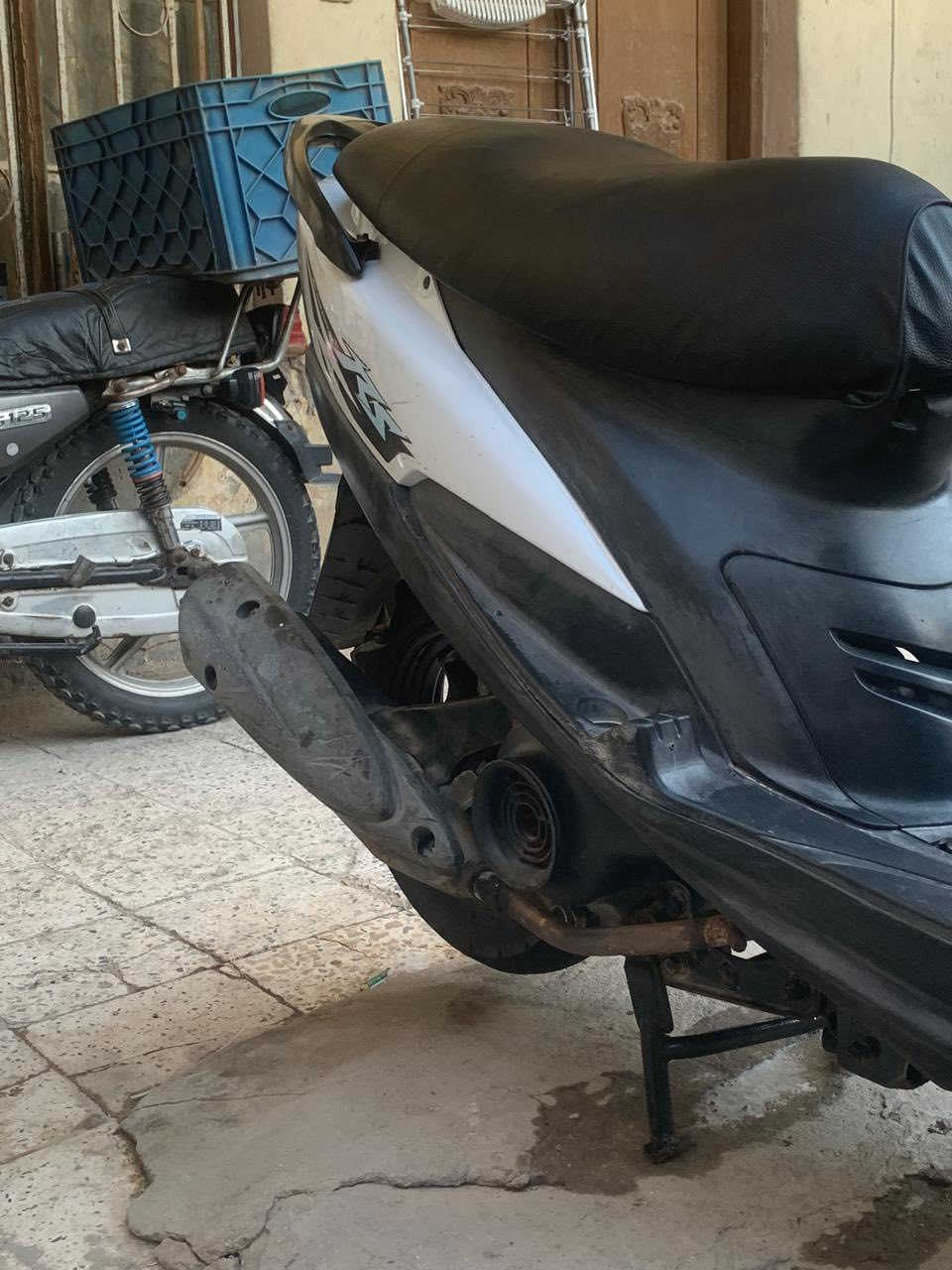 سلام عليكم ماكس عدله محرك مبدل ولفات فقط سلندر بلاد ما مفتوح هندر سلف كله شغال  لا دخن ولا تنقص محرك جدا ناعم  سعر 575 مجال بسيط ماكو هيج سعر دراجه نضيفه مكان بصره شط العرب الجزيره 
رقم ***********
