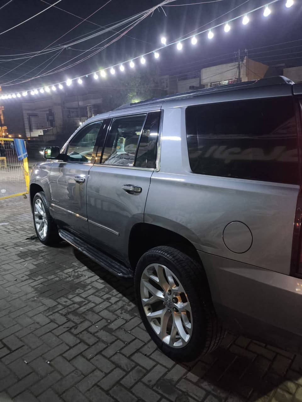 السلام عليكم تاهو للبيع موديل 2020 فول مواصفات واحد على واحد  سياره بدون حادث جاهزه سياره كير مكينه حداديه صدر جديد لاستفسار على رقم الهاتف***********
