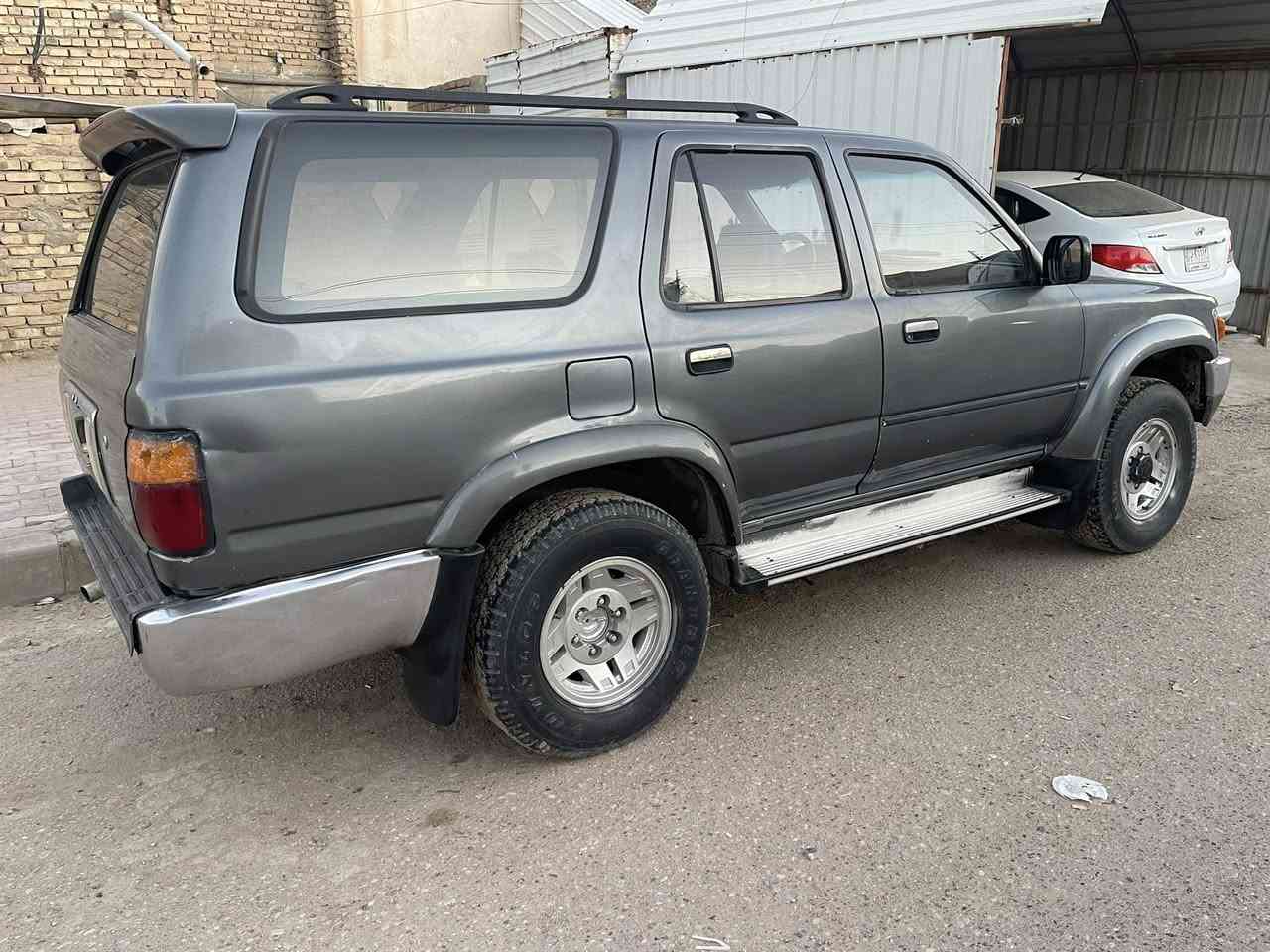 تويوتا هايلوكس سورف 1993 
محرك 3000 ديلكو شلعة ومعدل 
سيارة نظيفة وجاهزة رقم بغداد  هزة جديدة تحويل مباشر 
كهربائيات كلها شغالة فتحتة سقف 
مكان السيارة ميسان العمارة للبيع فقط 59$ مع المجال 
***********
***********
