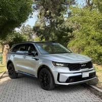 سورنتو ٢٠٢٢ امريكي فول مواصفات اعلى فئه بالسورنتو   بيها بنيد فقط وصور...