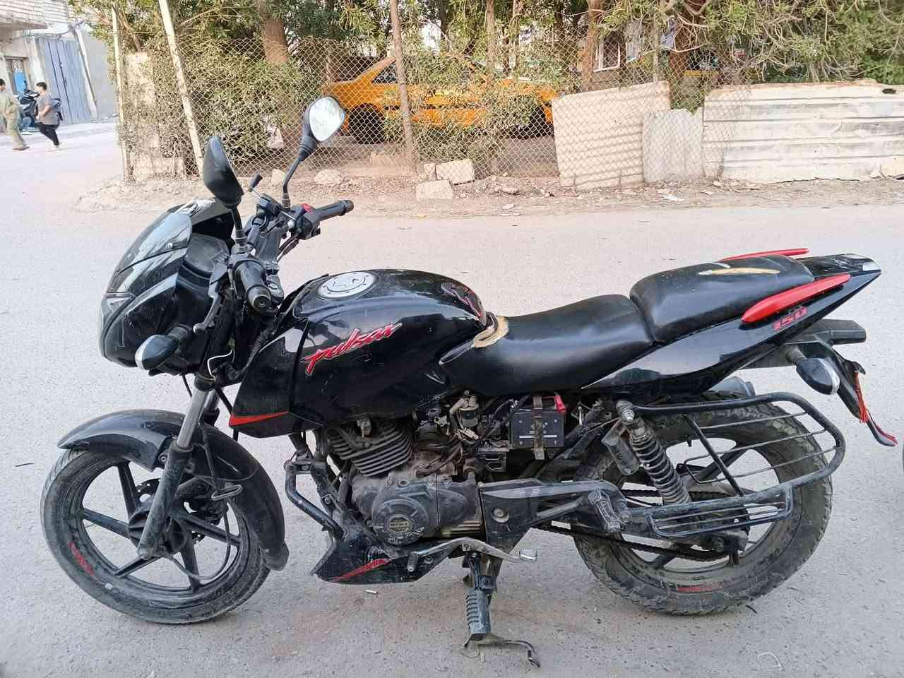 للبيع دراجه بولسر دراجه موديل 2021 نضيفه أوراقه كامله حتى كمرك مدفوع بس ترقم سعره 900 وبيه مجال مكاني بغداد الشعله ***********
