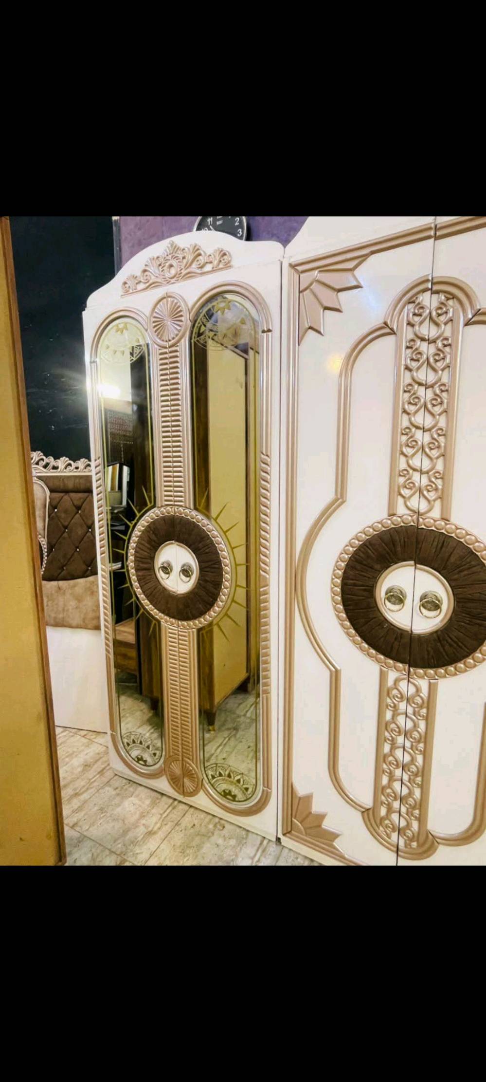 غرفة تركي نضافة ٨٠ 
٩ قطع نضيفة سعر  بغداد ٧٥٠