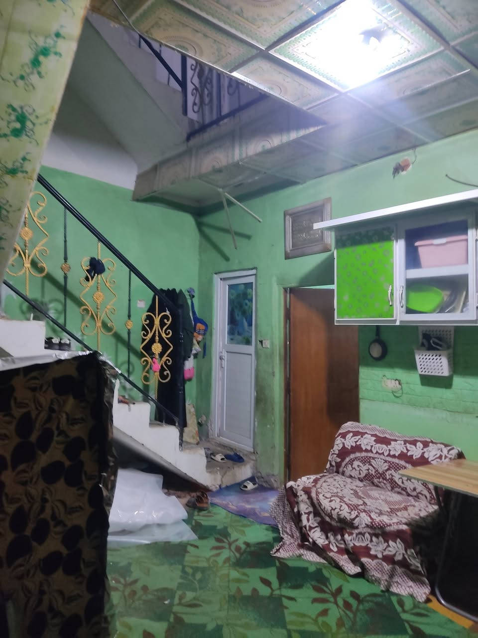 بيت 100م طابقين للبيع في حي الميلاد شارع 20 منطقة
44 الطابق الاول استقبال+غرفة نوم+مطبخ+صاله+حمامين داخلي وخارجي +سقوف ثانويه الطابق الثاني 2 غرفتين نوم+وصاله +بلكونه +صطح+تشاريف السعر
80 بيه مجال الاتصال على هذا
*********** بيه وتساب
ملاحظه قرب المدارس @
