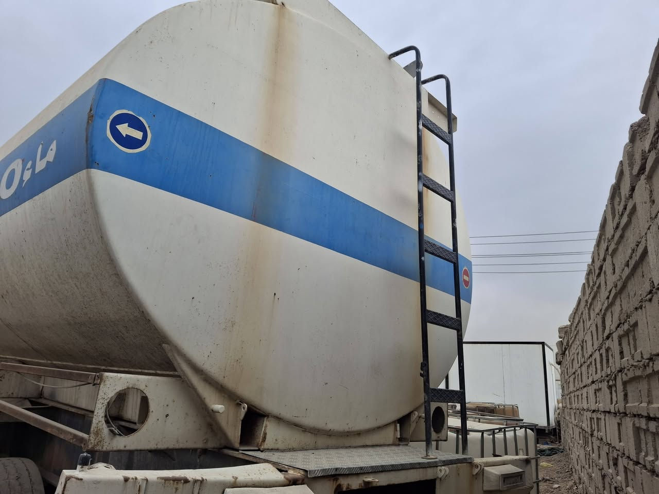 السلام عليكم تنكر للبيع شاصي نظيف لا فطر ولا كسر تانكي نظيف جدا المكان ابوغريب عرب جلوب السعر 90 ورقه 
  ***********
