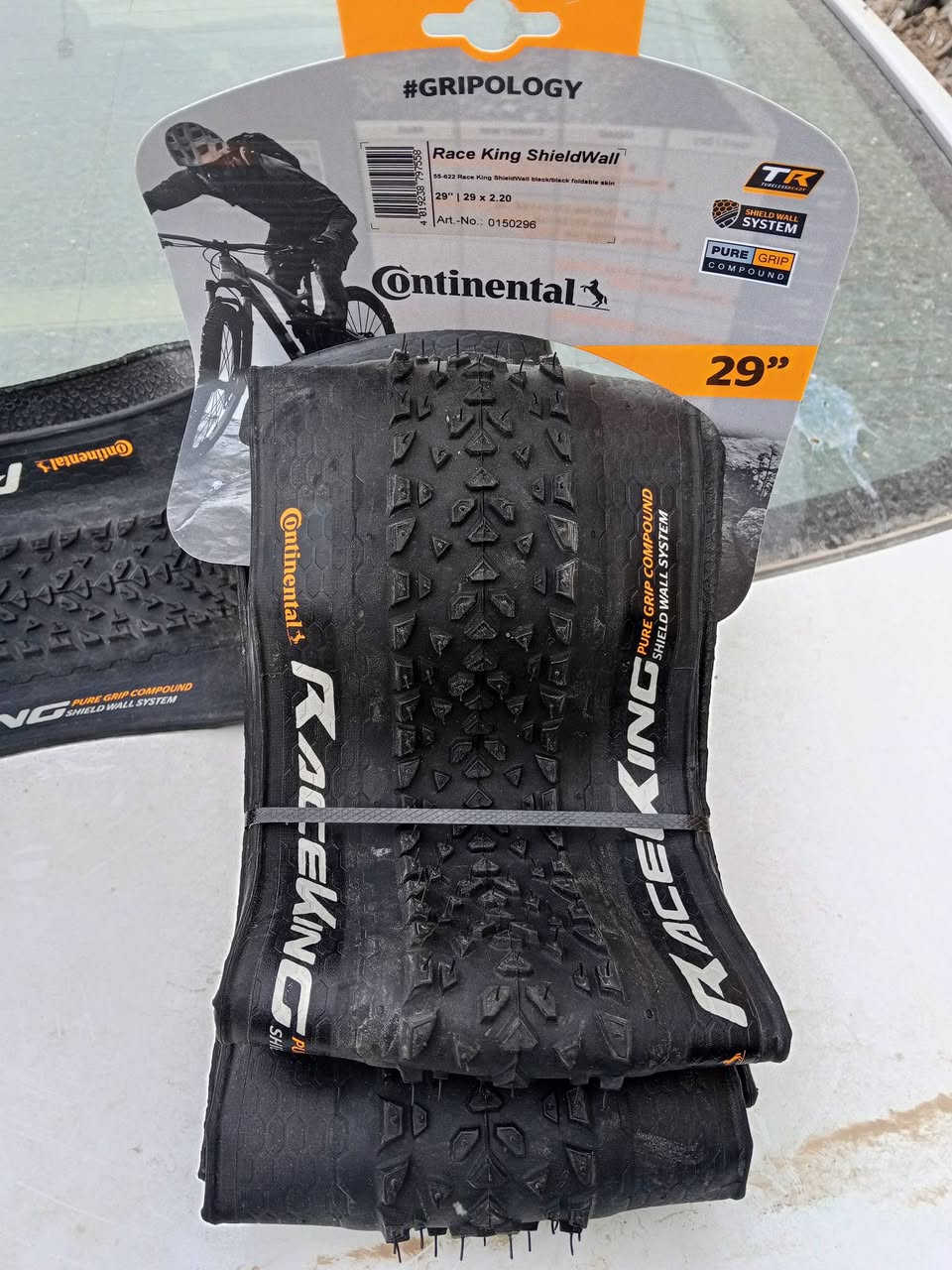 السلام عليكم زوج اطارات كونتننال 29 ×2.20 جدد
***********
