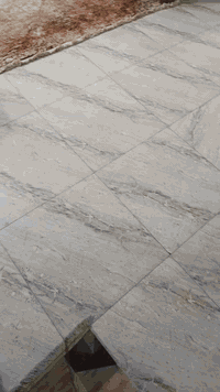 سلام عليكم شقه ارضيه بدون مساحة كامله من كلشي خزان وحدها كامله ارضيه بورسلين شغل درجه اولى قريبه عل سوق ضهر الكنيسه الجديده قرب استاذ عبدالرحمن السعر ٢٠ 
مجال بسيط ***********
