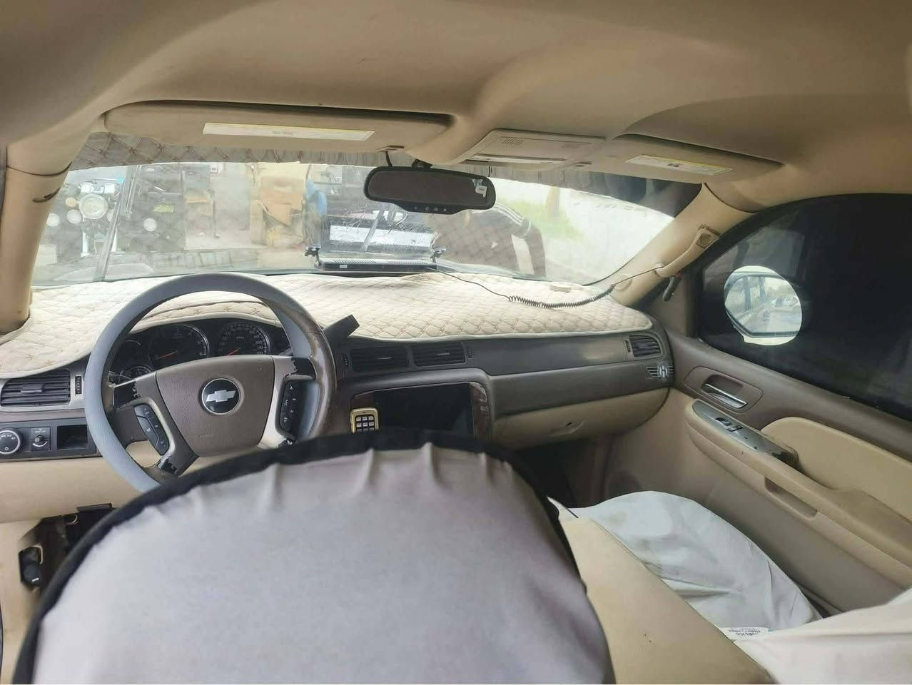 السلام عليكم.
تاهو ادوات موديل 2009.  كصه جنطه.
كير مكينه مكفول. حداديه اماميه خلفيه. جديد. كهربائيات شغاله. للاستفسار ***********.
