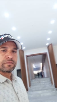 عندك بيت لو غرفه تريد تصبغها حيطانك بها رطوبه وملح إحنا بخدمتك نصبغ بي...