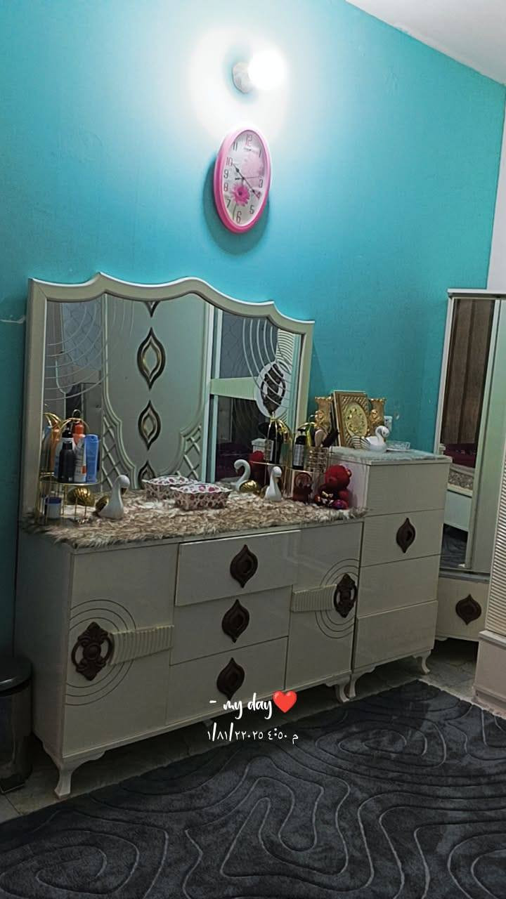 غراض للبيع نضيفه والسعر خاص ***********
