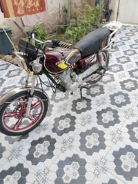 دراجة سيفان 2023 5كير حجم200 نكرة سلف ورقة كرتونية السعر 650بي مجال 07...