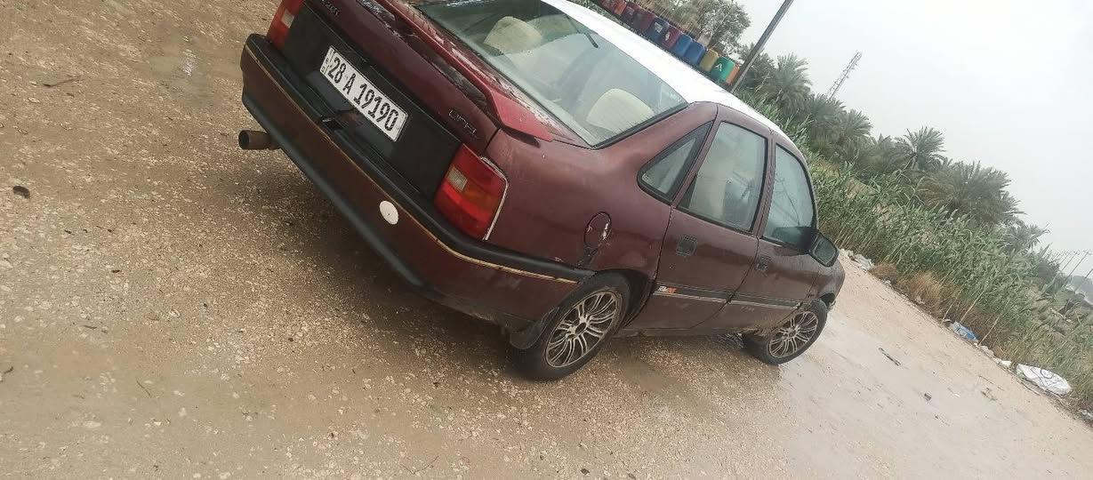 اوبل فكتر 89 رقم نجف انكليزي سياره جاهزه محرك كير حداديه تخم تاير دواخل نظيفه كهربائيات شغاله كشرها بيها خياسات بسيطه 
مكانها الديوانية الحمزة الشرقي 
***********
