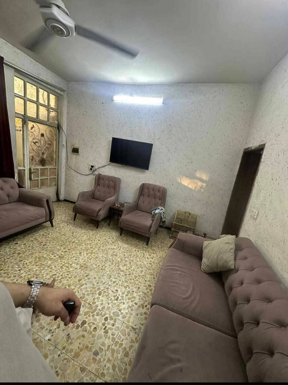 دار للبيع في منطقة السيدية شارع العلوة 
قرب اسواق الواحة  قريب على الخط السريع
خلف شركة ومعرض سردار للسيارات
الشارع عريض ( طبكة لسيارتين )
البيت مقابله حديقه تشجير
المساحة ٤٥ بالسند واقع حال 50
للاستفسار
📌📌 ( على الخاص فقط او الاتصال على الرقم  )
📌📌واتساب  ***********
