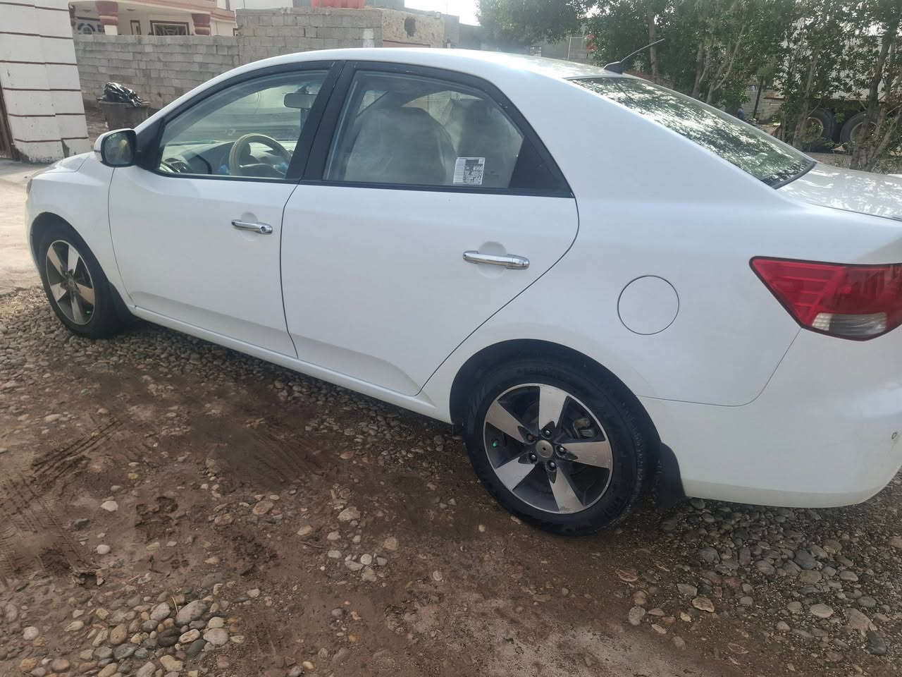 كيا سيراتو خليجي رقم اربيل موديل ،2012 سنويه نافذه
كير ومكينه وتخم تاير وتبربد شرط الفحص
بيه صبغ نص باب السايق بدون دوخل والباقي كفاله عامه من بارد من كلشي ٠٠٠٠٠٠٠٠
مواصفات تحكمات اشاره ب المري 
شاشه ايباد كامره خلفي وحساس
مكان السياره واسط الكوت الزبيديه الشارع العام
السعر 105
***********
