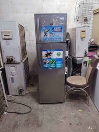 ثلاجه للبيع على فحص سعر ١٧٥ المكان بغداد حي البتول الاستفسار 077179310...