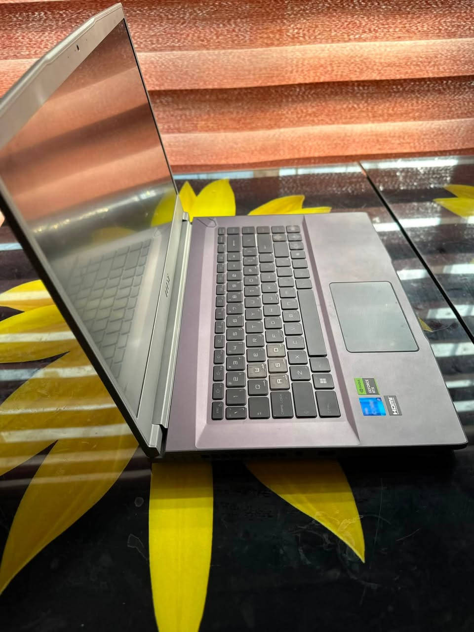 سلام عليكم 
لابتوب للبيع MSi
شاشة 15.6فول HD
رام 16G
ذاكرة 512G
RTX 3050
جيل 13
 السعر مليون
استعمال شهر واحد فقط
نظافة 100‎%‎
للاتصال / ***********
