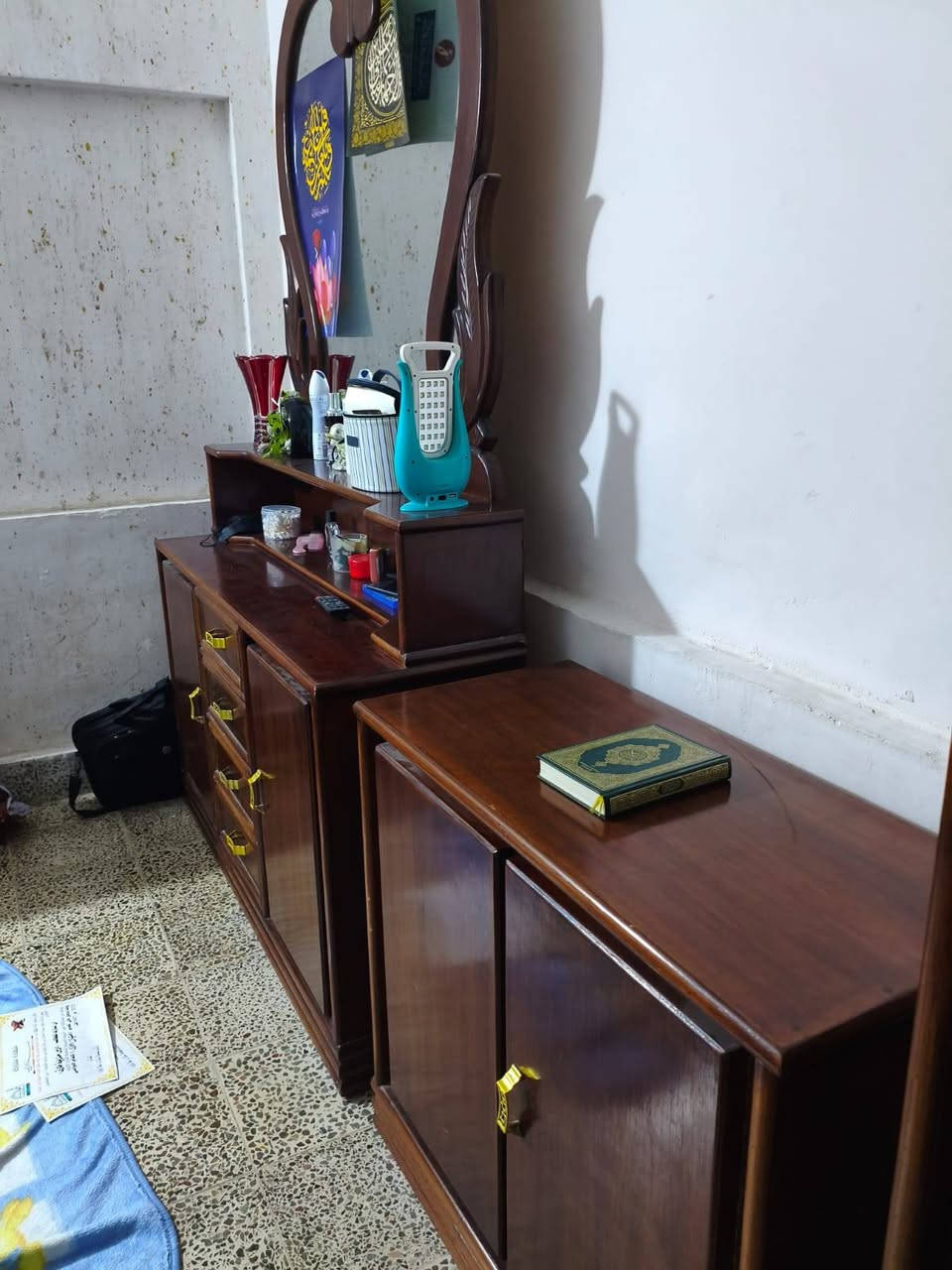 السلام عليكم غرفه نوم للبيع صاج شغل صاج ثقيل مكانه فلوجة 📍
تتكون من سبع قطع 
كنتور 
زاويه 
ميز مرايا 
تاج چربايه
وكومديات عدد ثنين...
الغرفه جدا ثقيله 📍📍
💸💸السعر مليون ونص
***********
♥️♥️♥️❤️‍🔥❤️‍🔥❤️‍🔥❤️‍🔥❤️‍🔥❤️‍🔥
