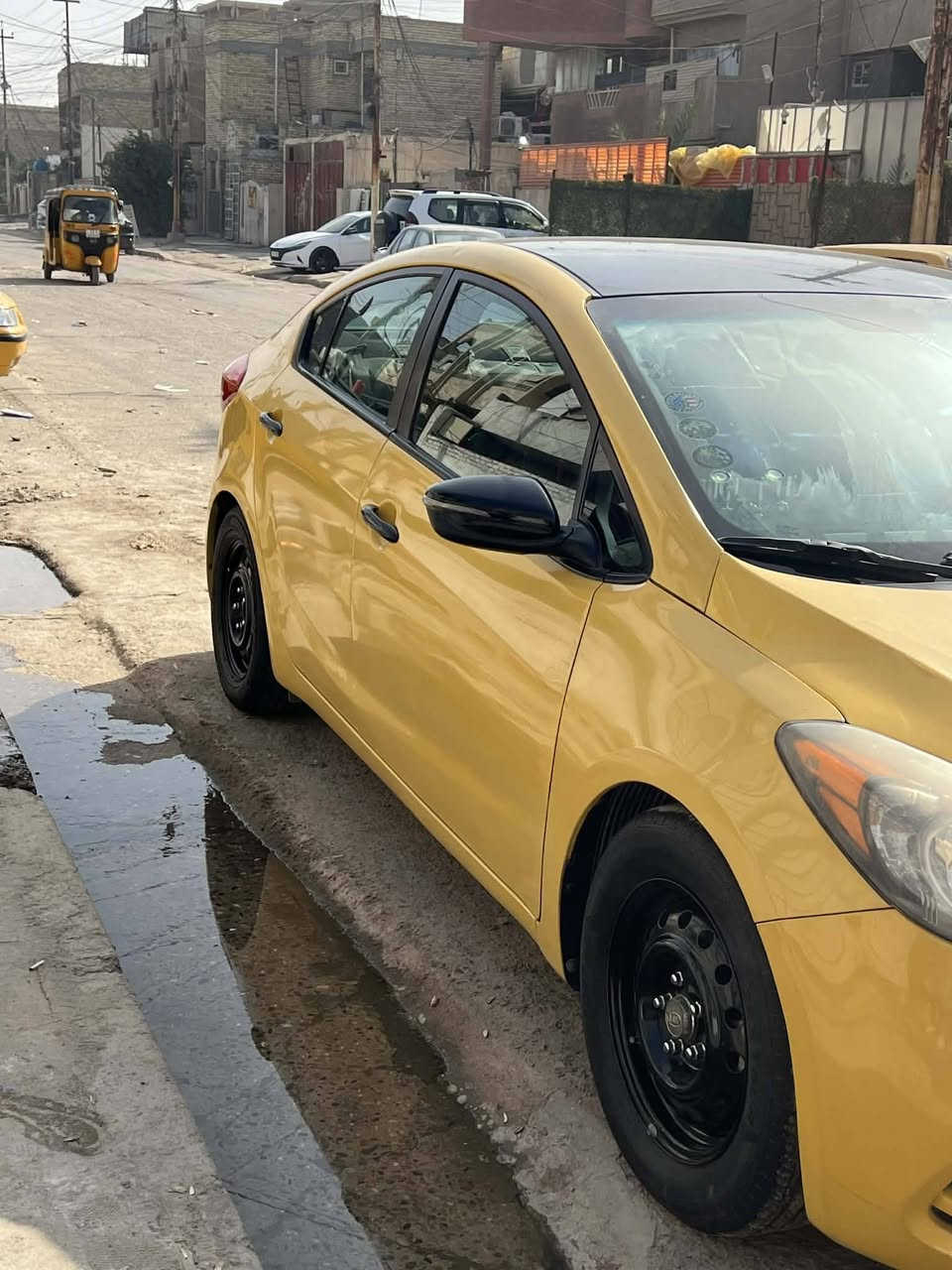 سلام عليكم شلونك شباب
عندي فورتي مديل 2015 سياره نضيفه ما ناقصه اي شي بيه بس  تبديل جاملغ امامي بدون ايرباك ماشيه 146 مكان السياره بغداد رقم التلفون *********** السعر  120وبيه مجال
