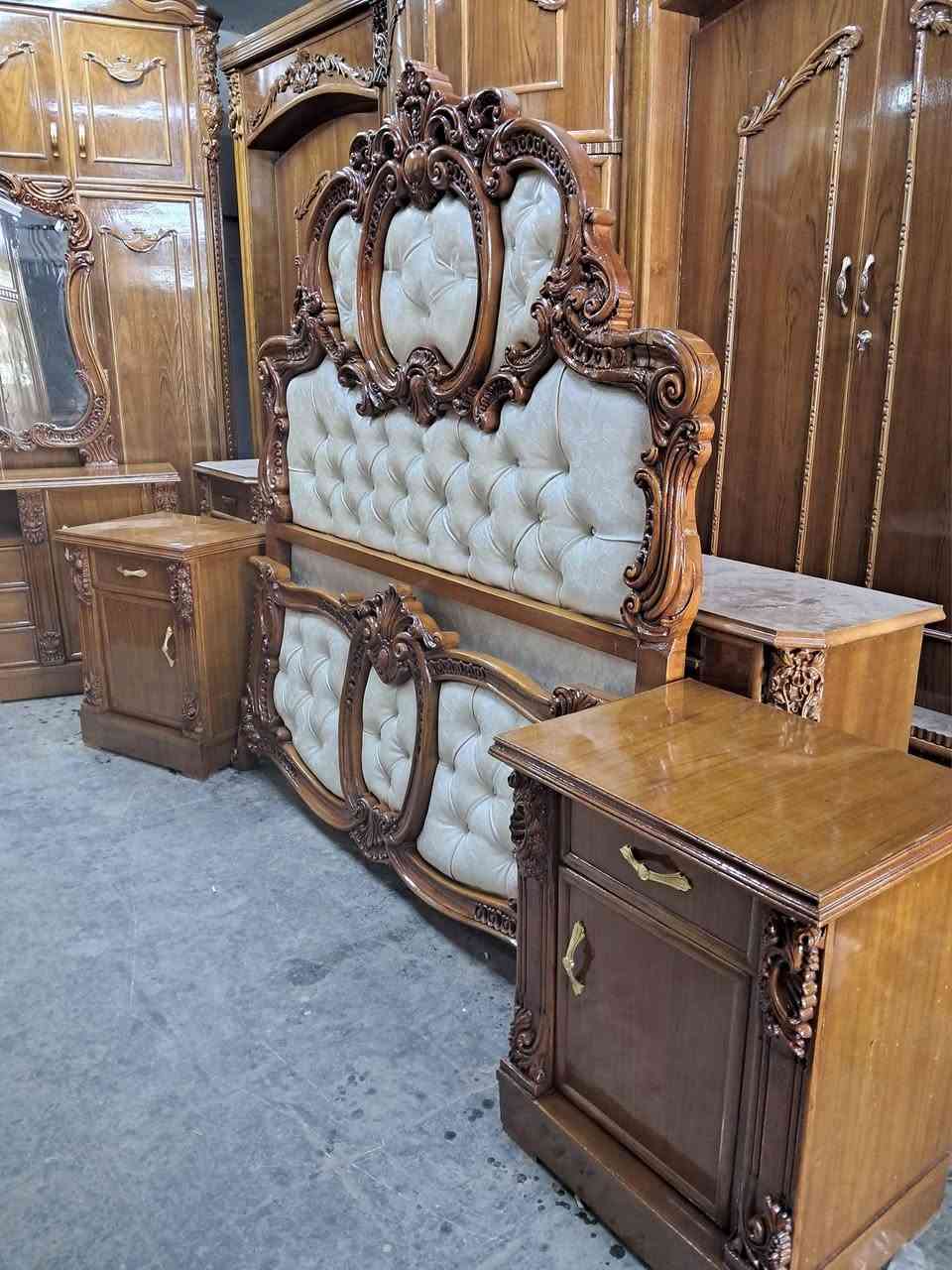 يعلن معرض الموسوي عن وجود غرفه نوم مستعمله نظام تركي شغل عراقي داخل وخارج صاج ضهر جرجوبه دنك زان مصري ونقش زان مصري الغرفه نظافته 95 بالميه العنوان بغداد اي استفسار خاص او الاتصال 
***********
***********واتساب
ملاحظه الغرفه بدون زاويه
