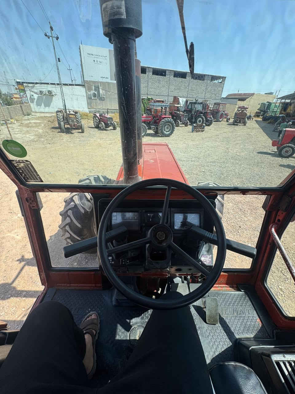 السلام عليكم للبيع تركتر فيات 160-90 فول عادي  دخول جديد غير مشتغل بالعراق  منفيس  اكسن مخفي/تكمة عريضة /  كير صفحة/طخم تاير اصلي شركة /طخم ويل برماخ  دبل تانكي. العنوان موصل لمزيد من التفاصيل   الاتصال على واتساب*********** - ***********
