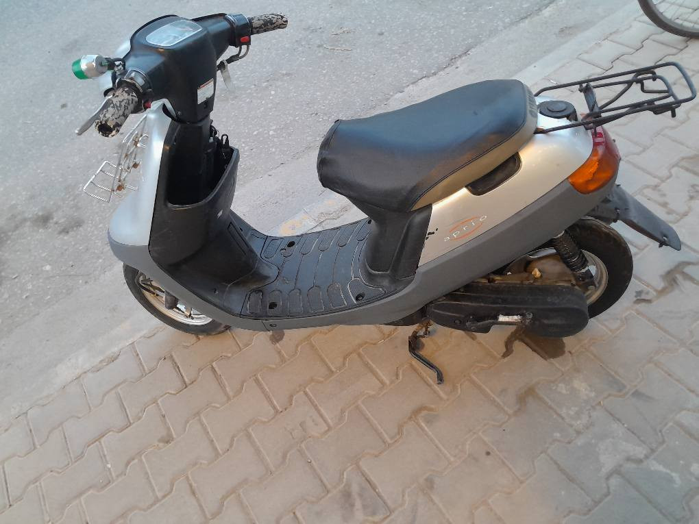 السلام عليكم مرخصة مدير الكروب المحترم دراجة بطه موديل ٢٠٠٣سلف شغال كهربائيات شغاله مجفته مرة كفرات اصليه مكينة ناعمه الشراي يتصل مكاني كربلاء قرب المعارض الجديده ***********زوج تايرات جدد اشاير شغاله لايت زنون السعر ٤٠٠وبيه مجال حك الجيه
