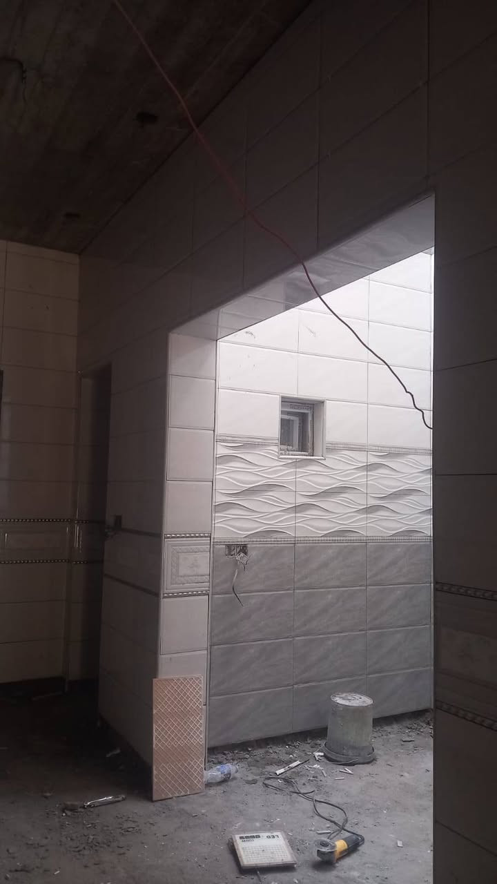 ابو عياد خلفه سيراميك بورسلين ارضيات جدران مرمر كاشي شغل درجه اولى متفرغ حالين في  الجديده ***********
