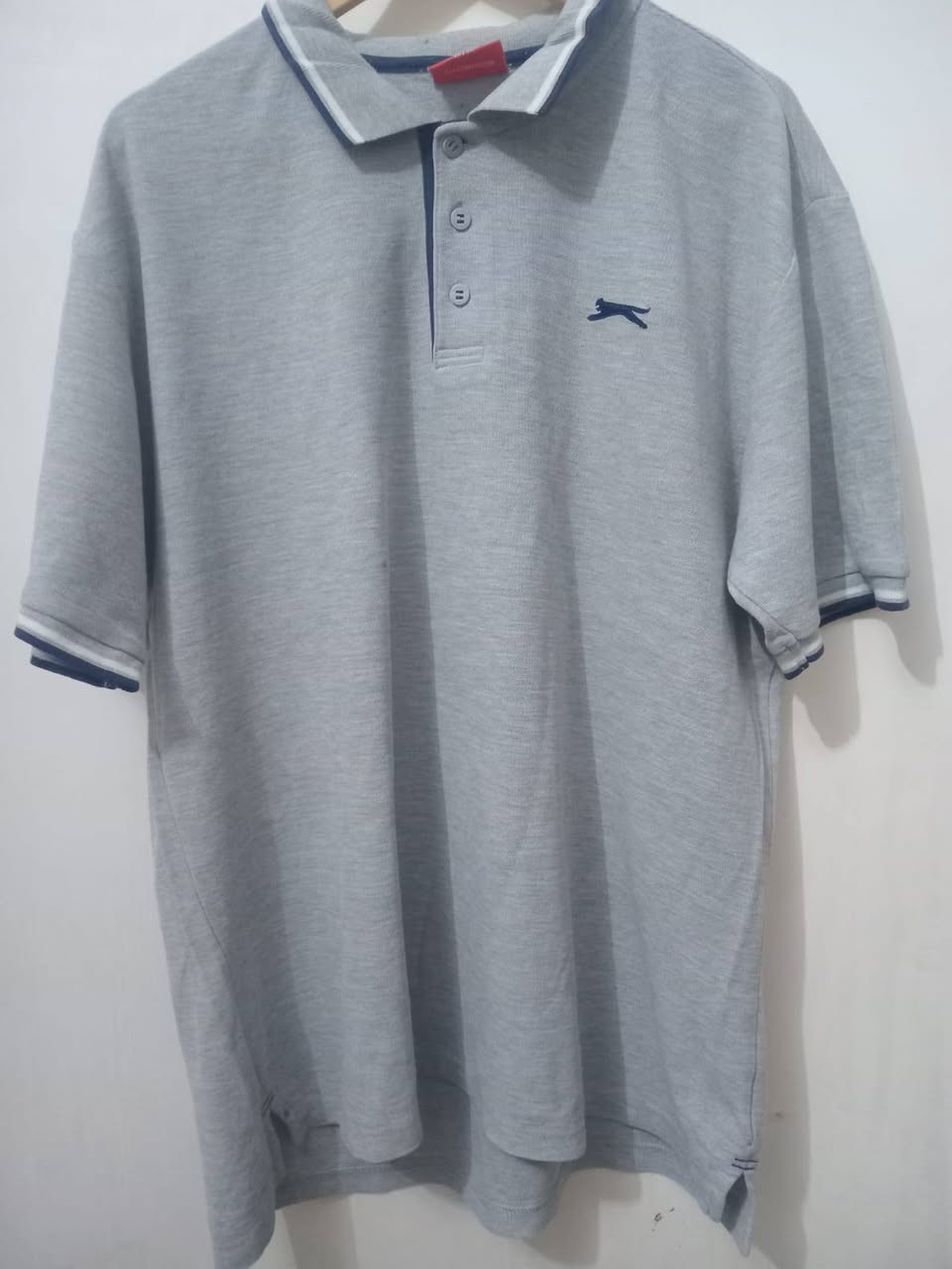 تيشيرت ماركة (slazenger)اصلي ماملبوس نضافه 100%قياسXL


**إذا كنت صاحب هذا الإعلان وتريد حذفه لأي سبب، رجاءا أرسل رسالة إلى الدعم الفني**