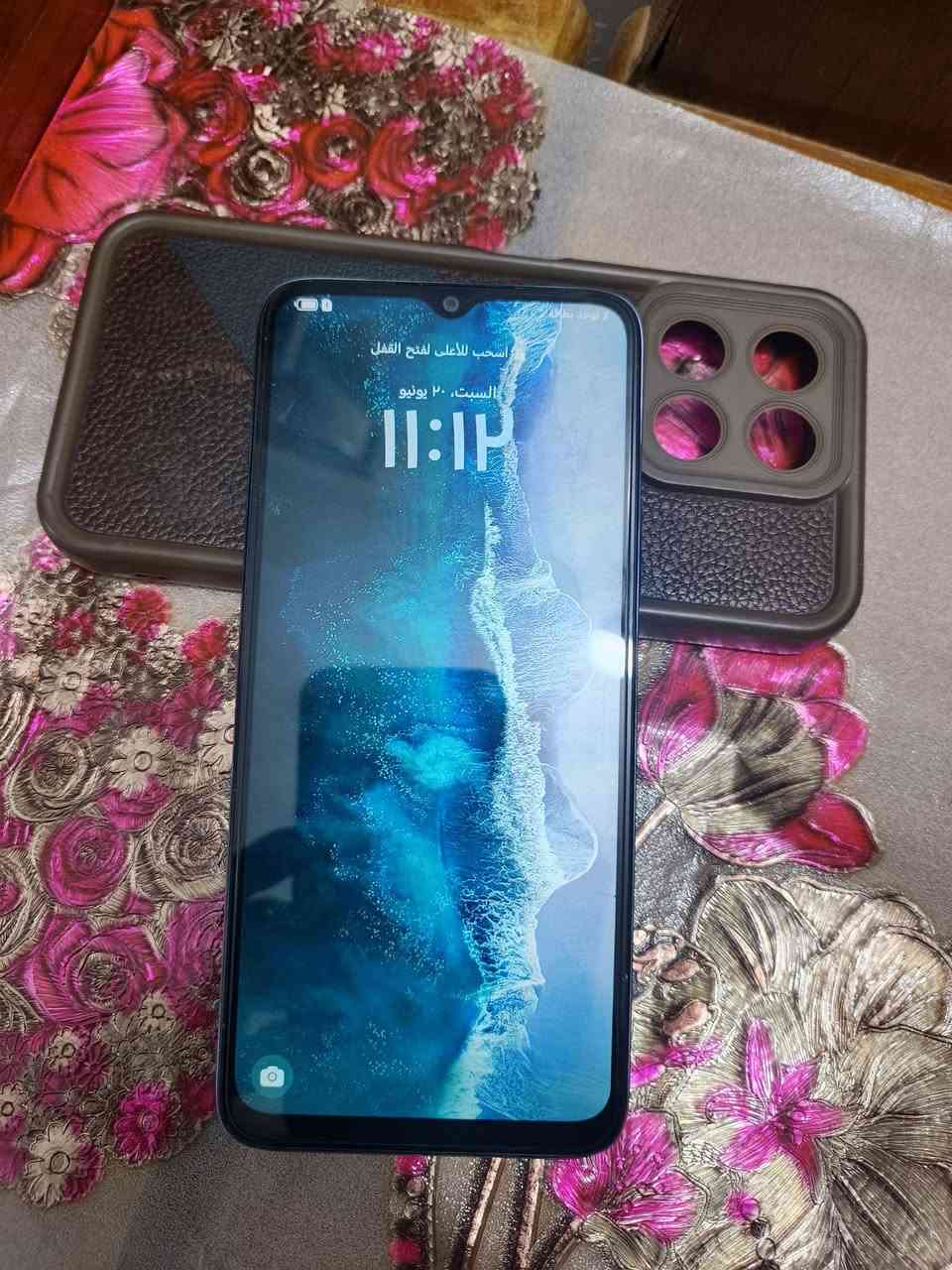هونر إكس ٦اي ذاكره ١٢٨ نضيف كلش ومكفول من الفتح فقط بي هذني إلي بلضهر أثر وكعه للبيع سعره ١٠٠  قفل شراي اتصل *********** اطي ضمان شهر بي أي عطل بي يرجع الله شاهد بدون ملحقات فقط جهاز وحافضه ولاسق مخليله
