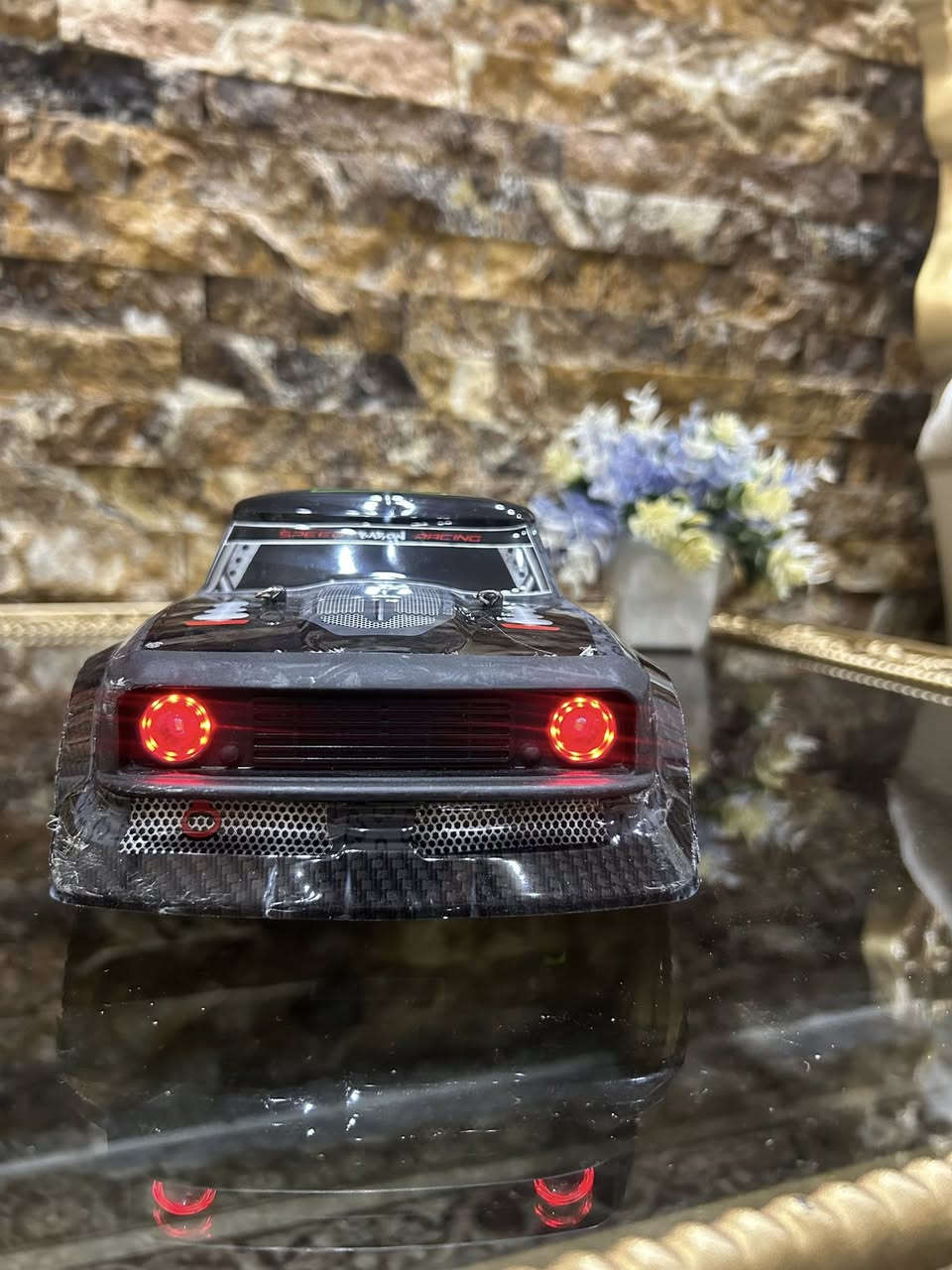 هذه سيارة تحكم عن بعد من طراز SG 1603 Baron بمقياس 1/16. 
تتميز السيارة بنظام دفع رباعي (4WD) وسرعة تصل إلى 60 كم ساعة.
تحتوي على مصابيح LED ووظائف تحكم متكاملة مثل الانعطاف والفرملة.
تعمل بتردد 2.4 جيجاهرتز 
سعر خاص


**إذا كنت صاحب هذا الإعلان وتريد حذفه لأي سبب، رجاءا أرسل رسالة إلى الدعم الفني**