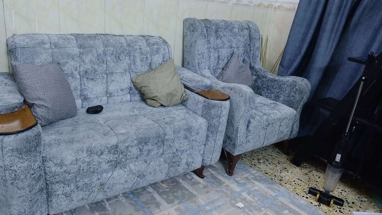 تخون عشر مقاعد للبيع جديد جدا صاله اسبوع واحد من نشتريه 500 وبي مجال الاكس هم للبيع سعره 70 وبي مجال العنوان الشعب قرب كليه امام الكاظم رقم الهاتف ‏‪***********‬‏
