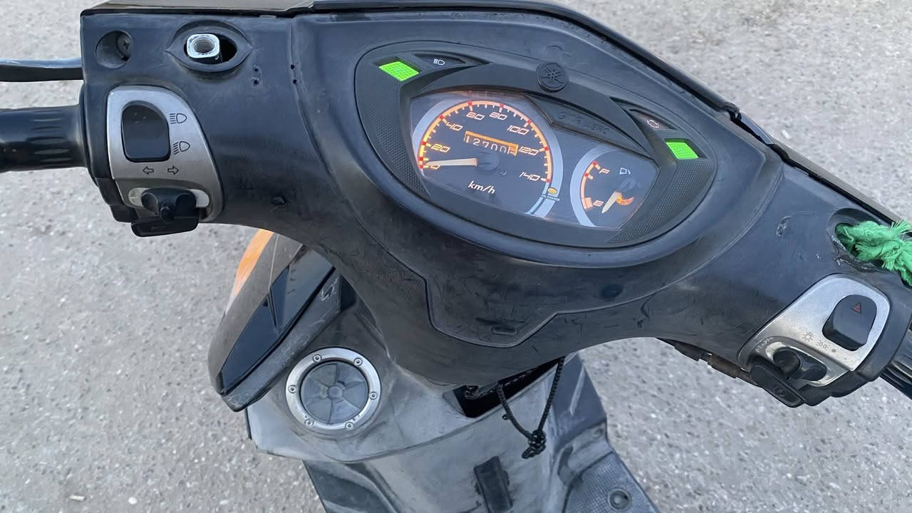 جي تي آر للبيع مكينه مكفول كفرات مكفوله فقط الأمامي مصبوغ وبس تجي تكلب وإذا ماعجبتك تأخذ فلوسك مكاني بغداد مكلف بالنشر رقم صاحبها‬
‭٠٧٧٠ ٩٣٣ ٥٤٤٣‬
