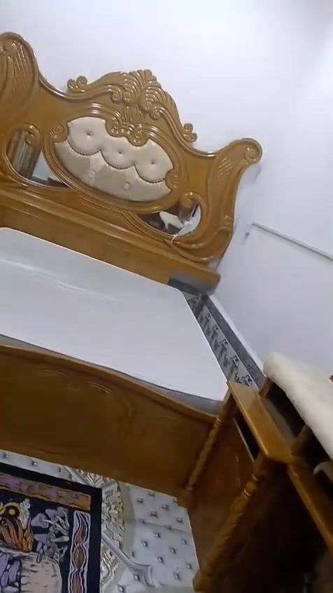 السلام عليكم غرفه عراقيه استعمال قليل بدون مندر سعر 600 وبيهه مجال الاستفسار ***********
