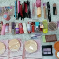 مكياج • ٥٠ قطعة • جملة