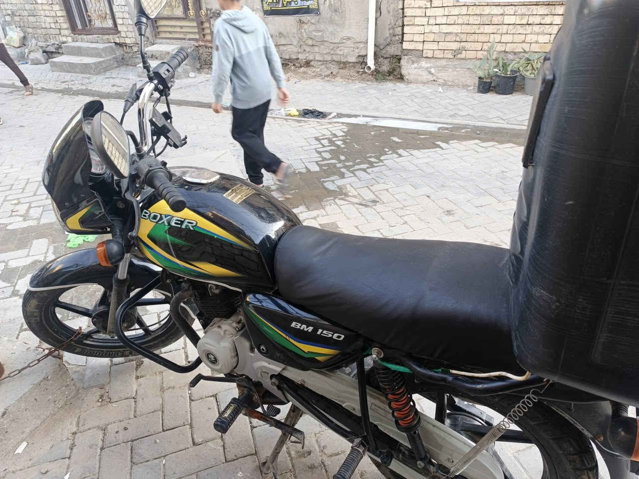 بوكسر كلاسك موديل ٢٣ اوراق نضيفه تجي تشوفها كدام العين يلا تاخذها السعر ١٢٥٠ وبيها مجال العنوان مدينه الصدر ***********
